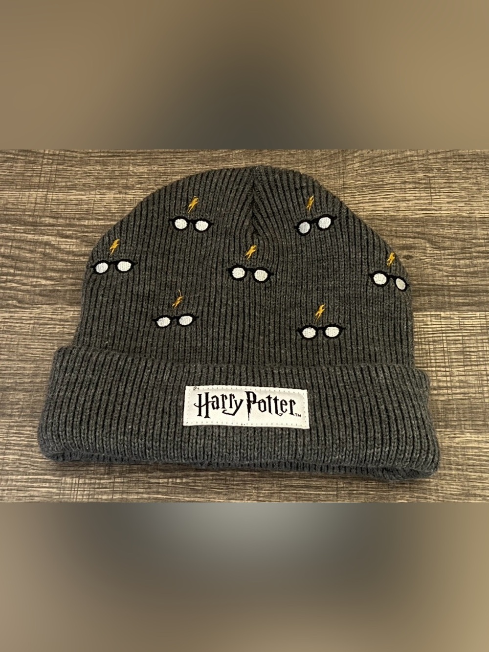 Harry Potter-SPECTACULAR
Beanie-Features Harry
Potters' Glasses